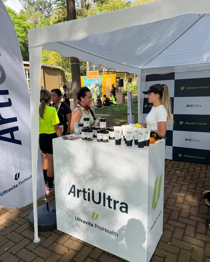 Atendimento no estande ArtiUltra
